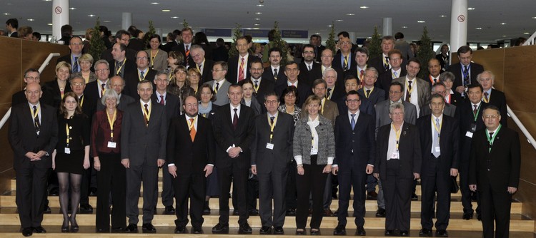 Bologna Policy Forum 2009 - Family Photograph by Serge Haulotte